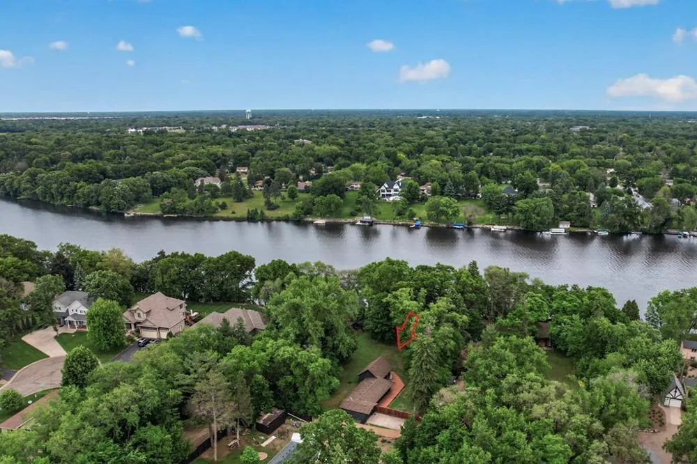 11138 W River Road Champlin, MN 55316