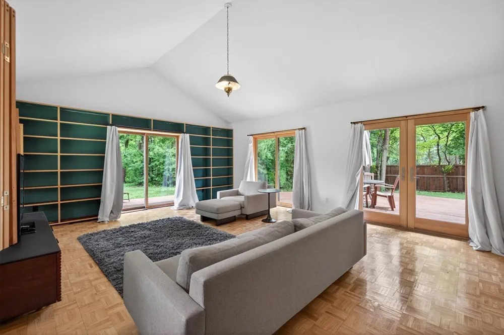 11138 W River Road Champlin, MN 55316