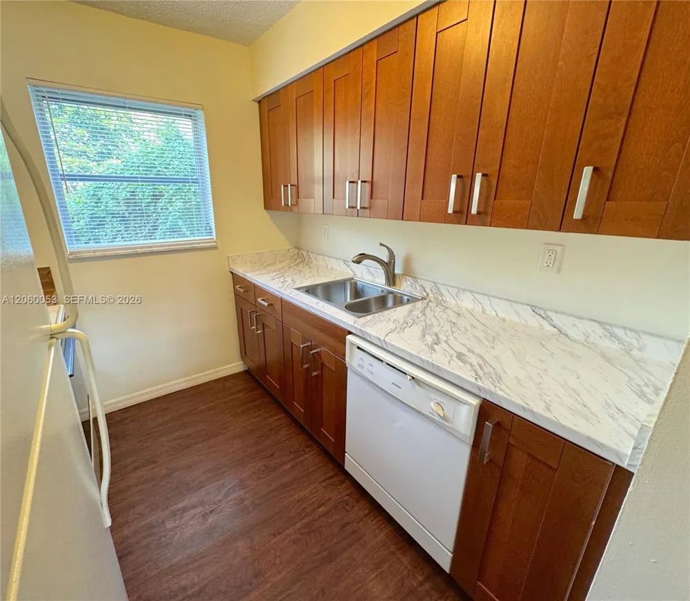 215 NW 25th St #5 Wilton Manors, FL 33311