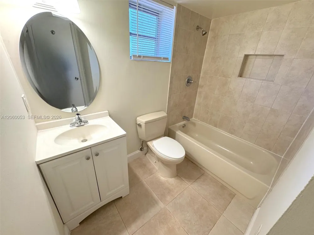 215 NW 25th St #5 Wilton Manors, FL 33311