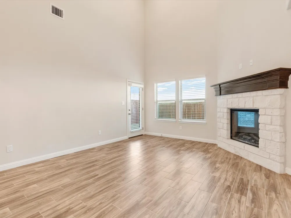 1124 Noble Flair Place Granbury, TX 76049