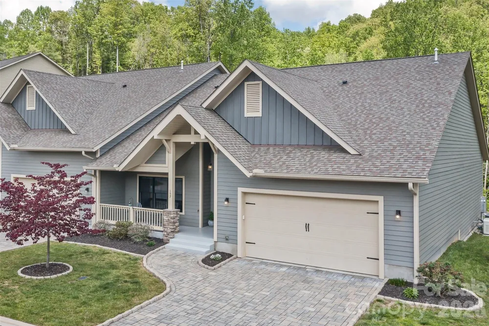 157 Copper Valley Lane Hendersonville, NC 28739