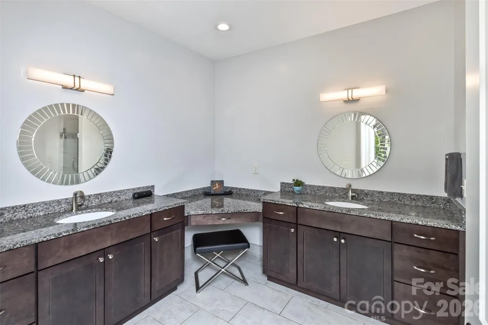 157 Copper Valley Lane Hendersonville, NC 28739