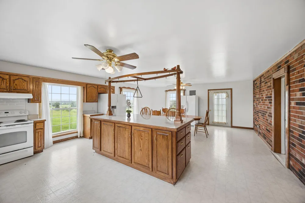 4431 Riggs Road Pikeville, TN 37367