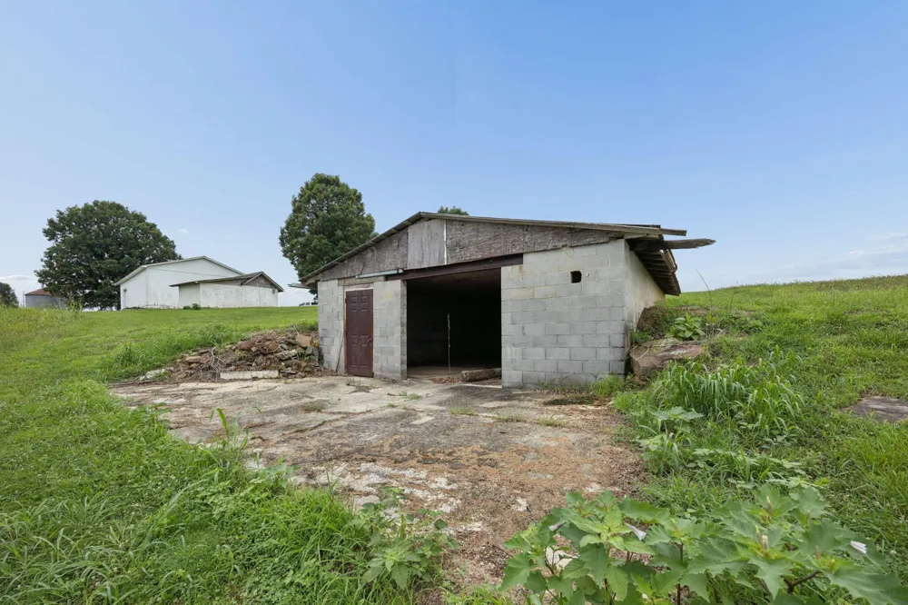 4431 Riggs Road Pikeville, TN 37367