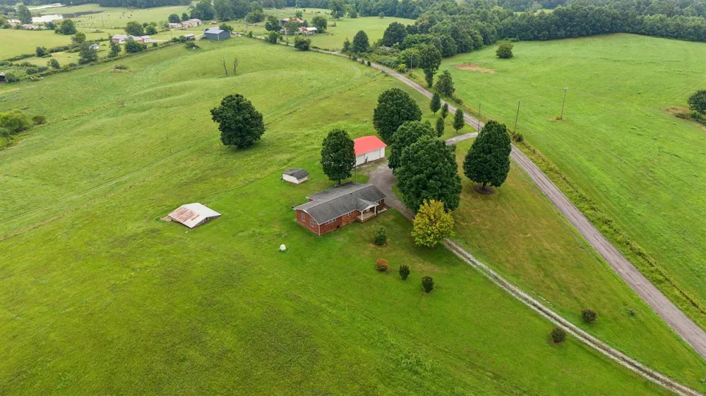 4431 Riggs Road Pikeville, TN 37367