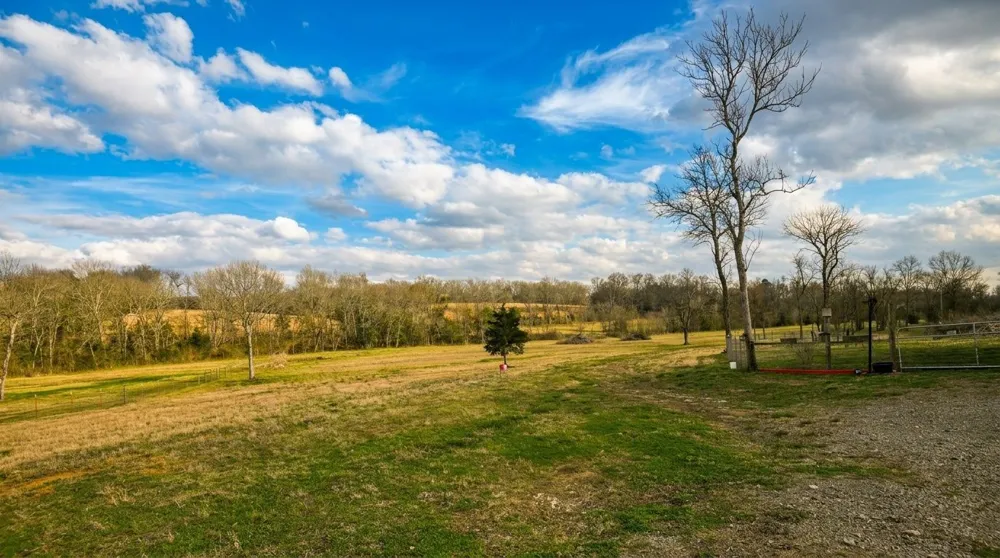 750 Railroad Rd Wartrace, TN 37183