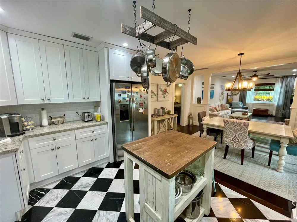 2703 10TH AVENUE W Bradenton, FL 34205