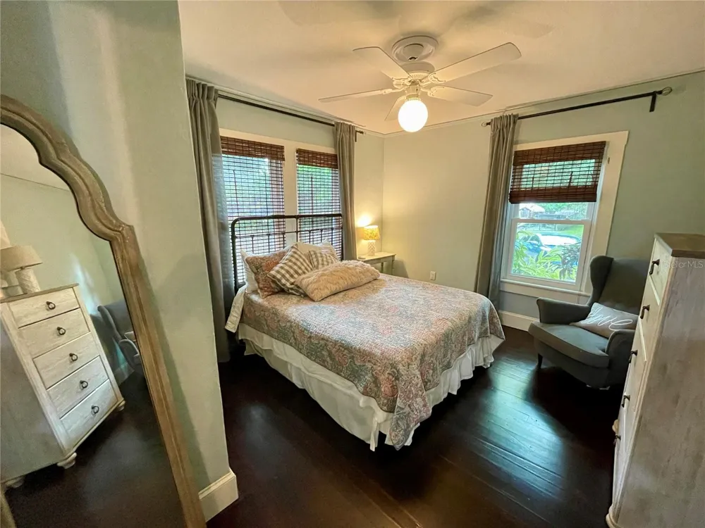 2703 10TH AVENUE W Bradenton, FL 34205