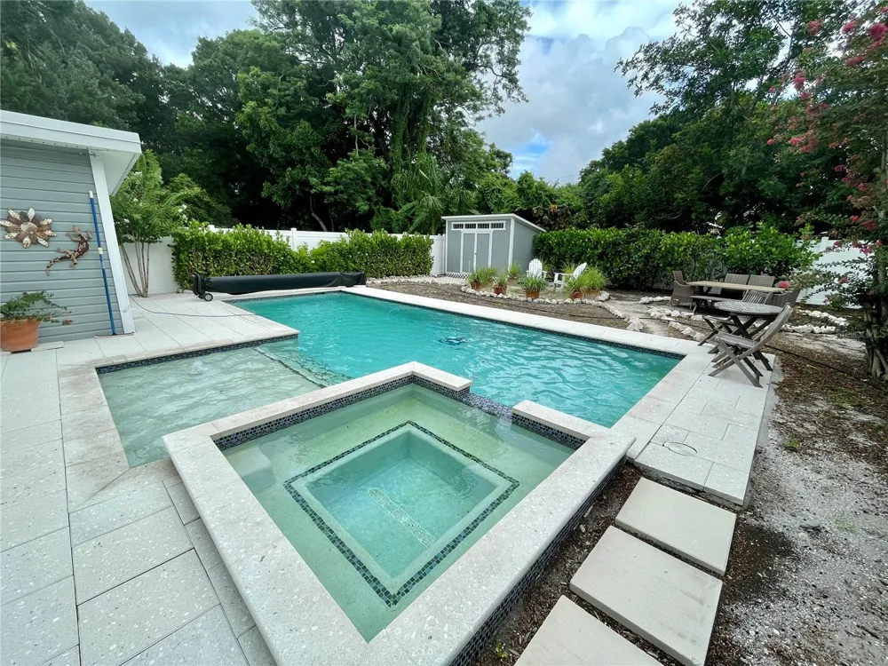 2703 10TH AVENUE W Bradenton, FL 34205