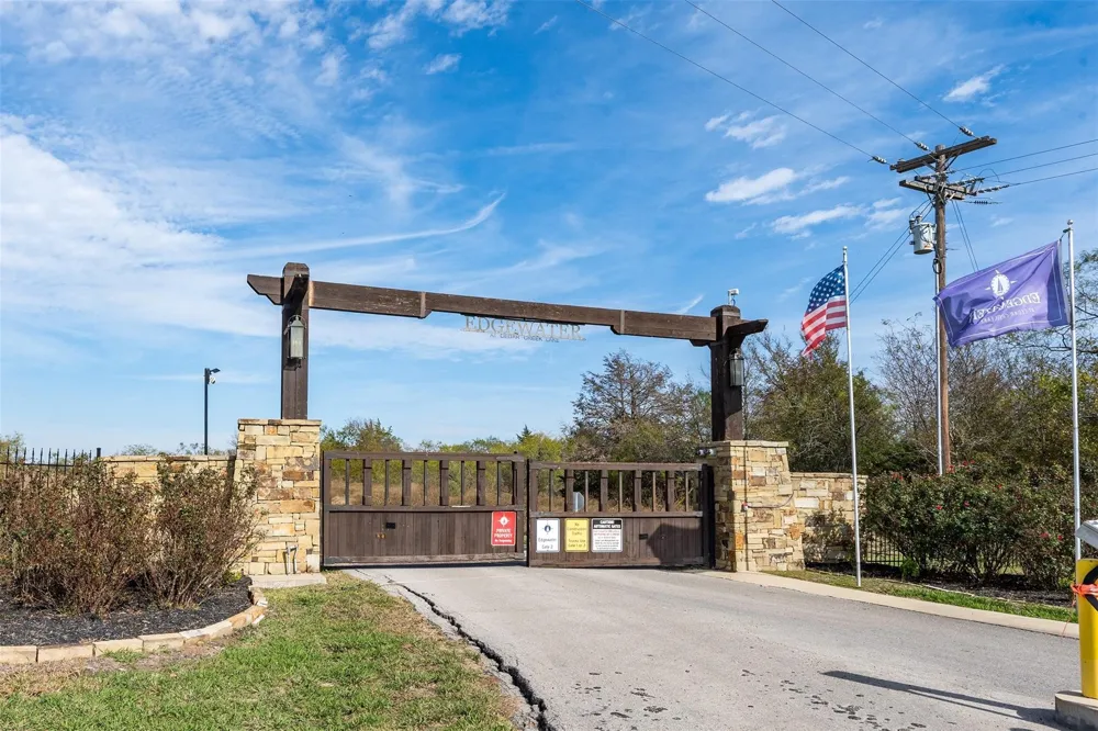 8375 Southern Shore Court Kemp, TX 75143