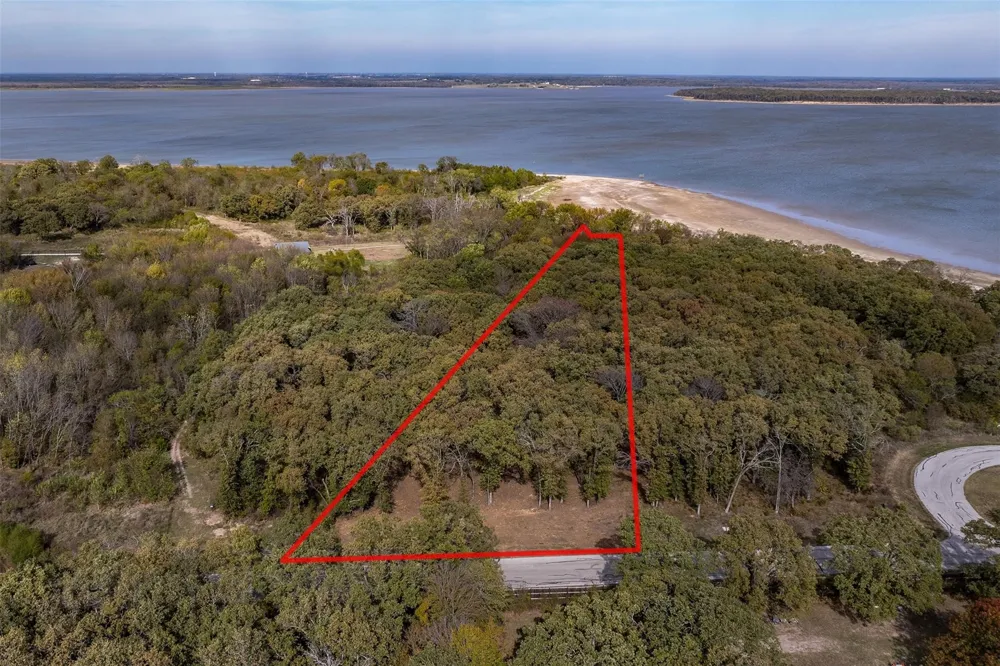 8375 Southern Shore Court Kemp, TX 75143