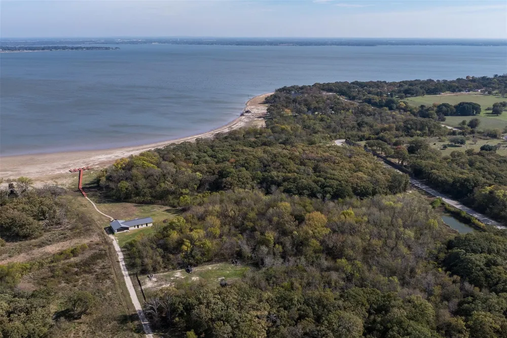 8375 Southern Shore Court Kemp, TX 75143