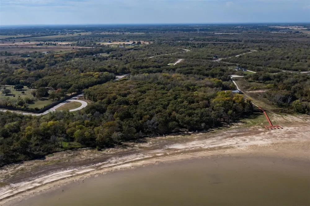 8375 Southern Shore Court Kemp, TX 75143