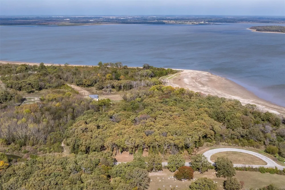 8375 Southern Shore Court Kemp, TX 75143