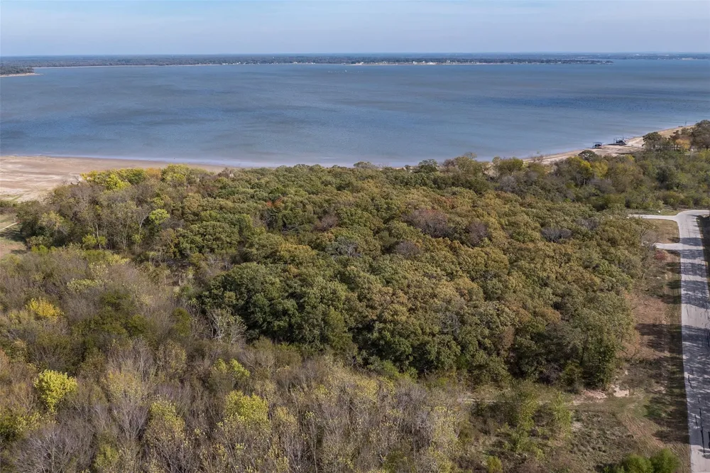 8375 Southern Shore Court Kemp, TX 75143