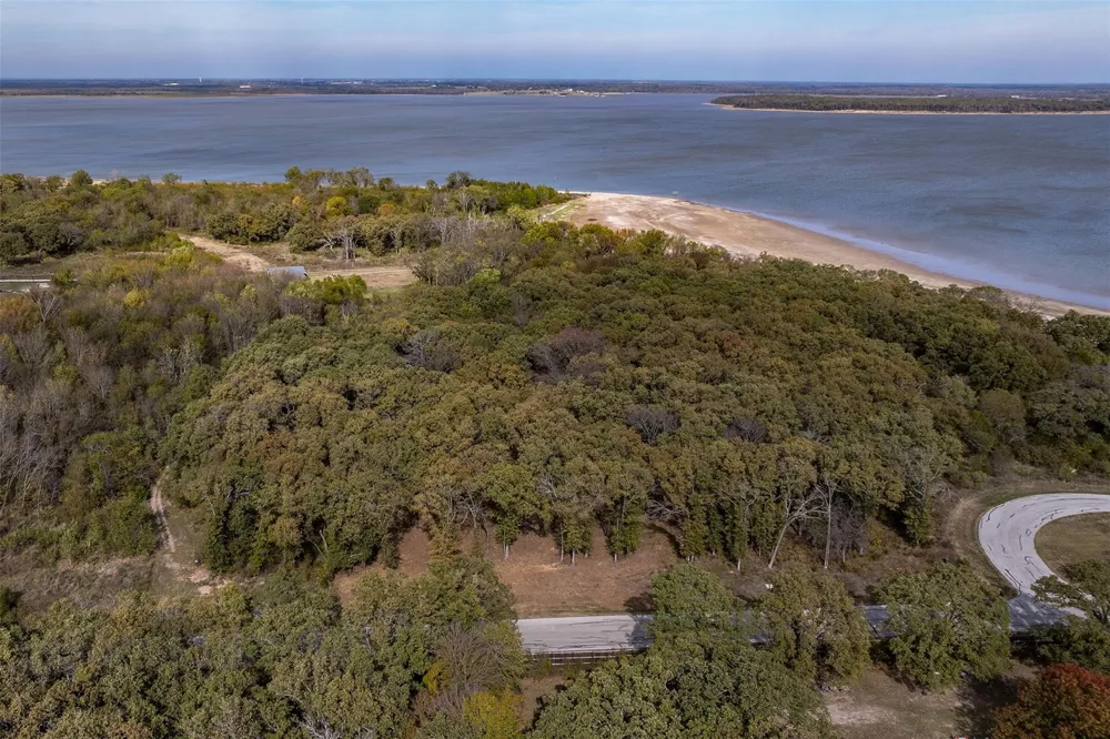8375 Southern Shore Court Kemp, TX 75143
