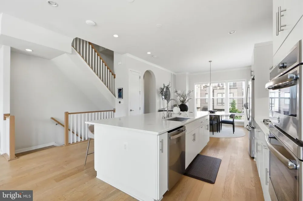 14339 BECKETT GLEN CIRCLE Chantilly, VA 20151