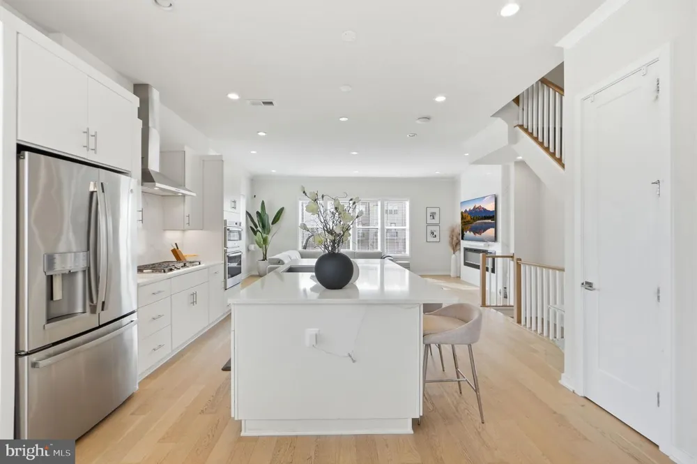 14339 BECKETT GLEN CIRCLE Chantilly, VA 20151