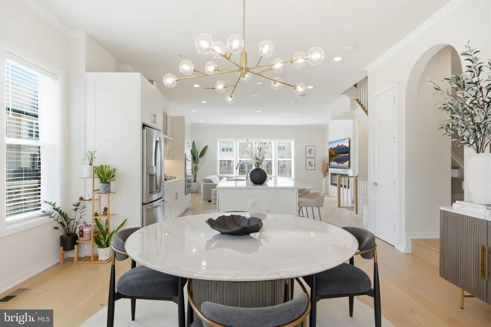 14339 BECKETT GLEN CIRCLE Chantilly, VA 20151