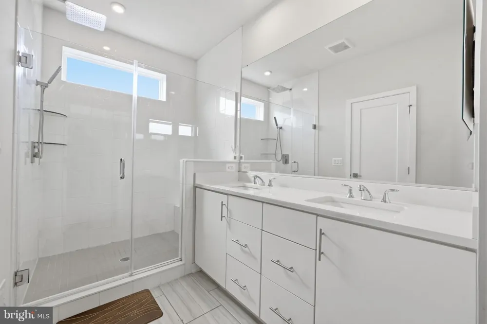 14339 BECKETT GLEN CIRCLE Chantilly, VA 20151