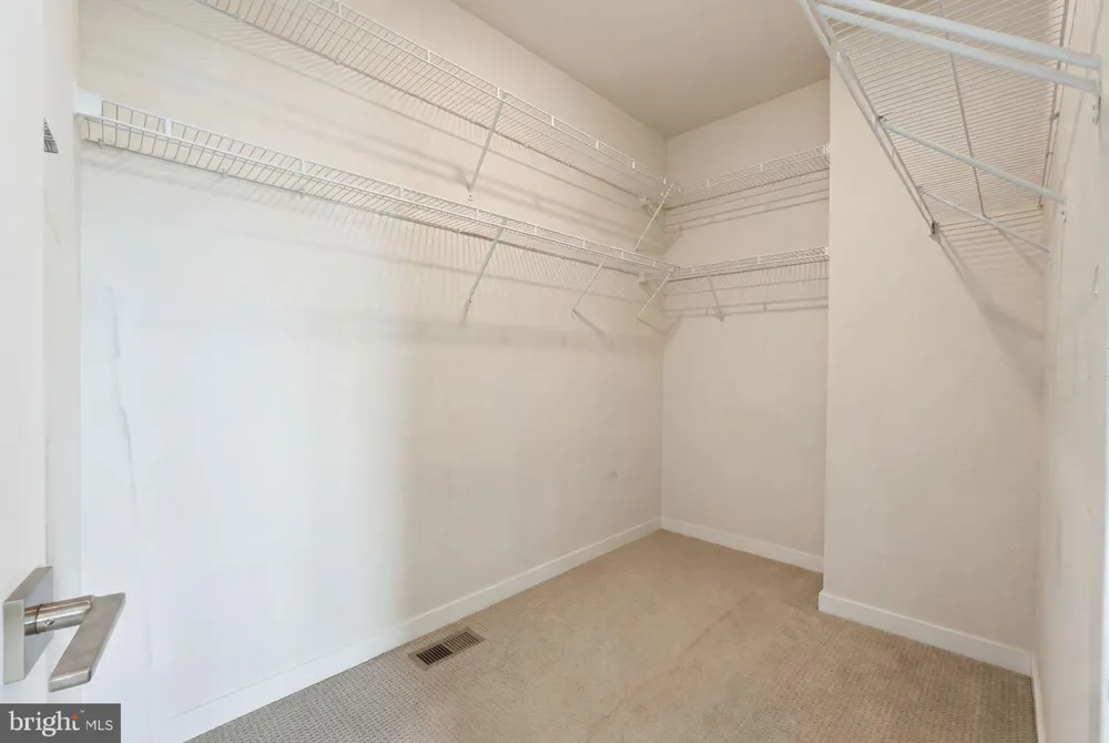14339 BECKETT GLEN CIRCLE Chantilly, VA 20151