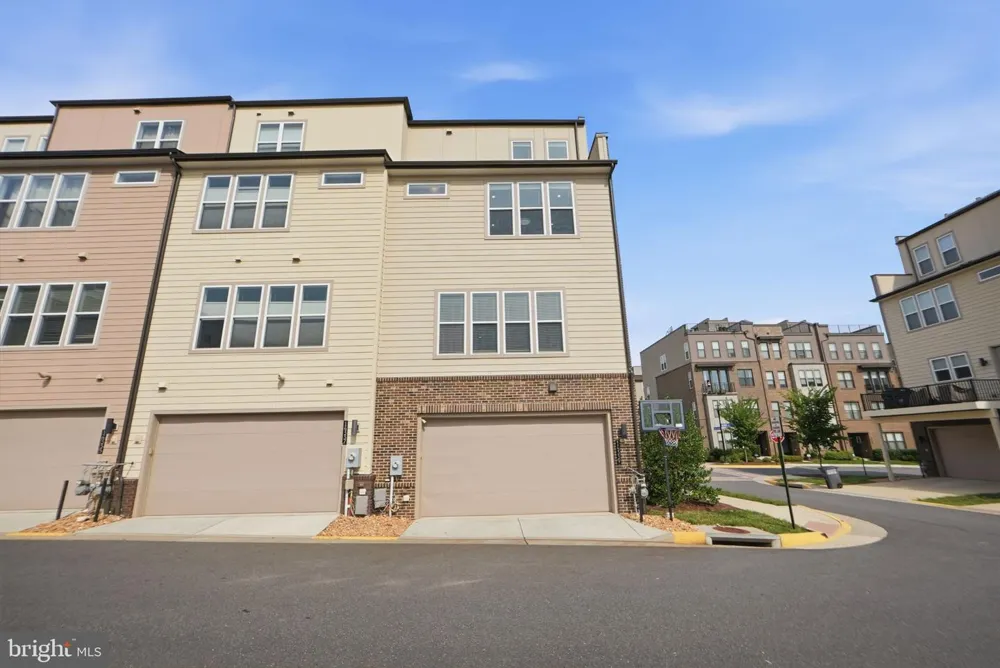 14339 BECKETT GLEN CIRCLE Chantilly, VA 20151
