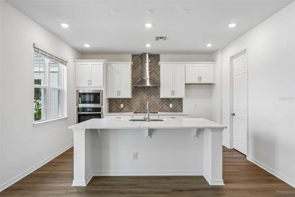 2692 CAVANAUGH DRIVE Orlando, FL 32817