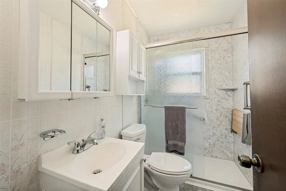 5213 Bonnie Wayne Street Haltom City, TX 76117