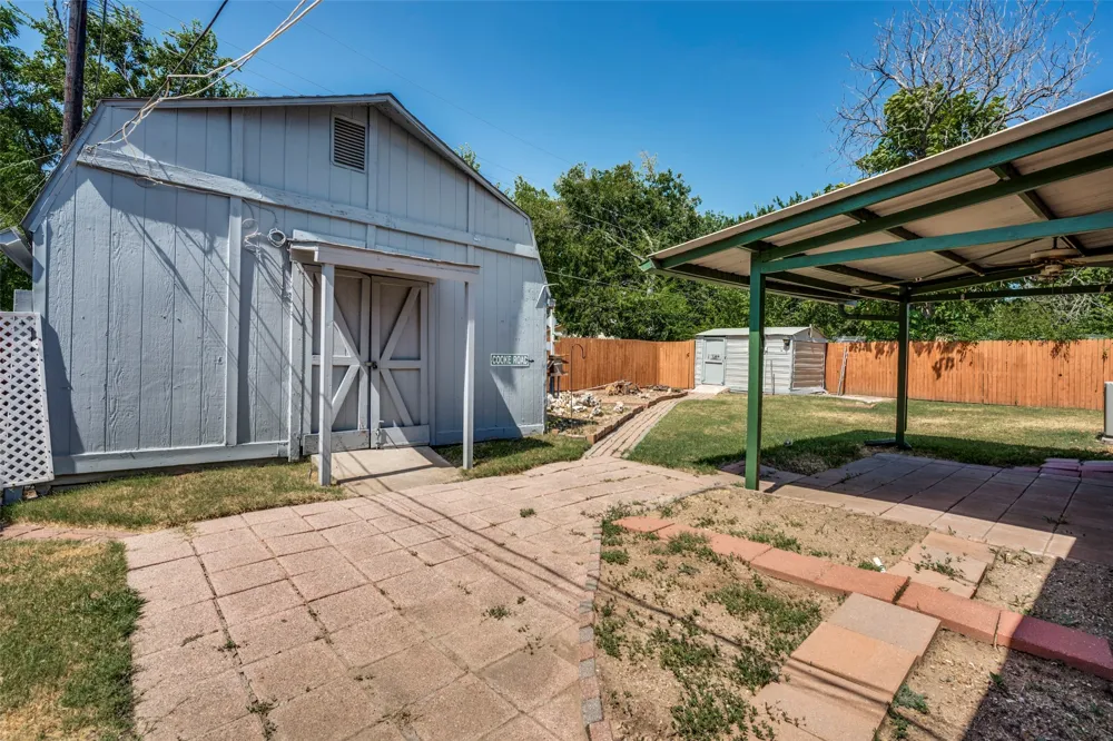 5213 Bonnie Wayne Street Haltom City, TX 76117