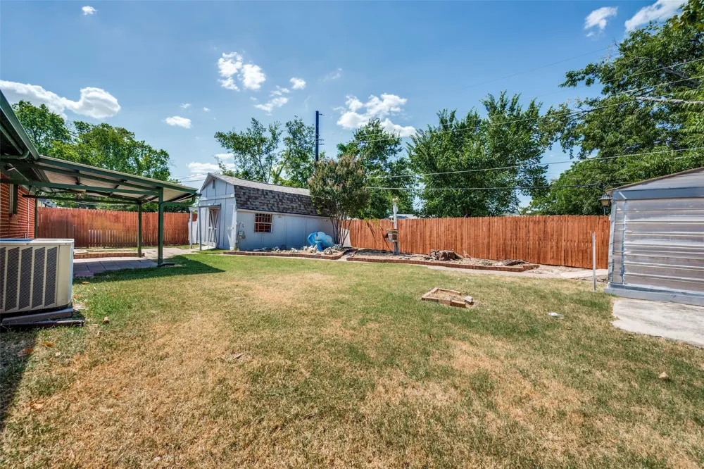 5213 Bonnie Wayne Street Haltom City, TX 76117