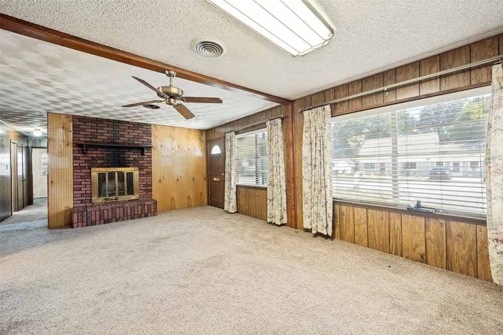 5213 Bonnie Wayne Street Haltom City, TX 76117