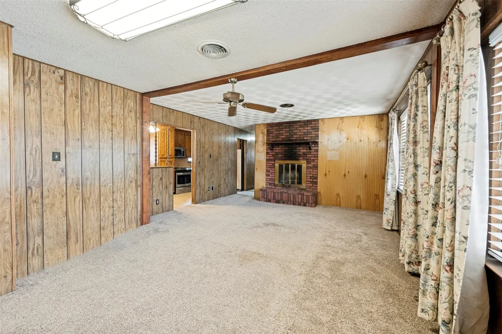 5213 Bonnie Wayne Street Haltom City, TX 76117