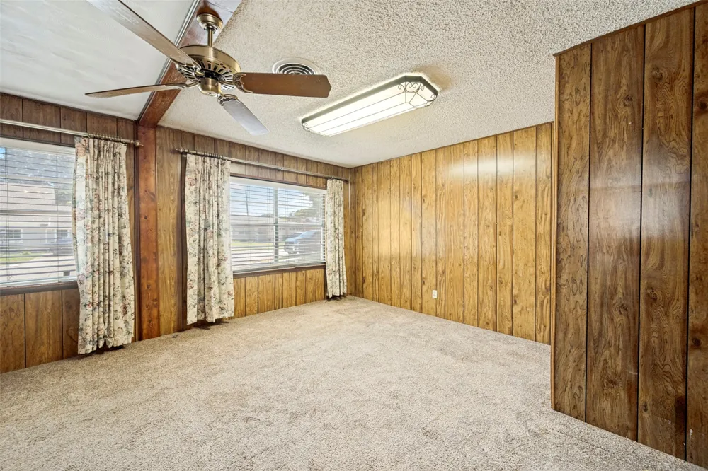 5213 Bonnie Wayne Street Haltom City, TX 76117