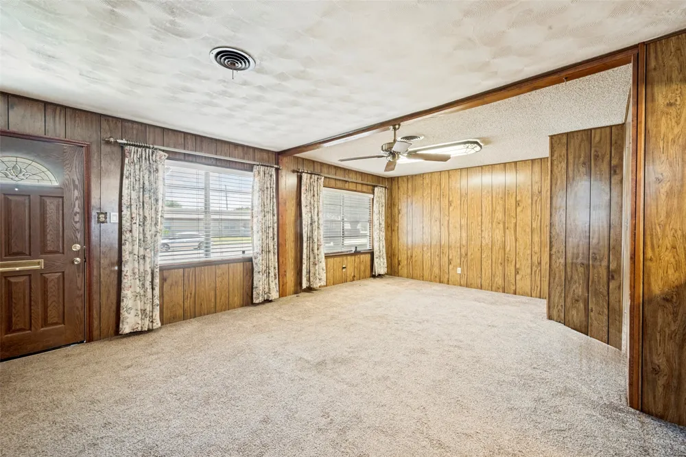 5213 Bonnie Wayne Street Haltom City, TX 76117