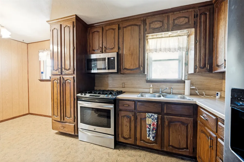 5213 Bonnie Wayne Street Haltom City, TX 76117