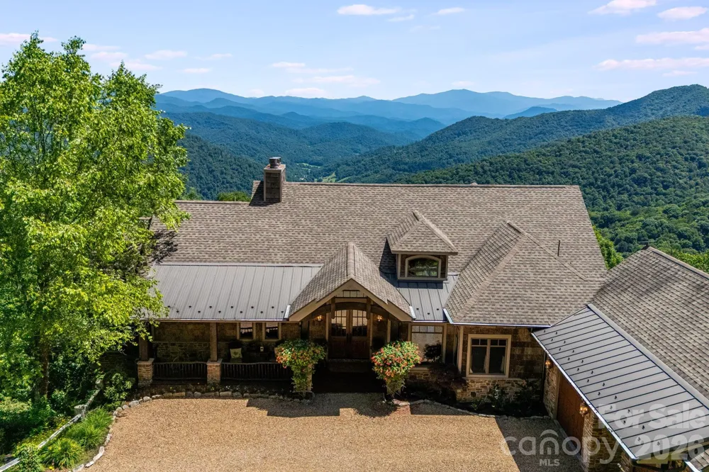 817 Running Cedar Lane Mars Hill, NC 28754
