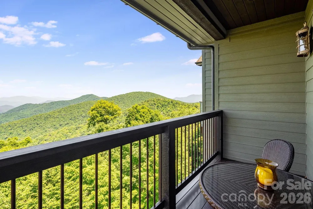 817 Running Cedar Lane Mars Hill, NC 28754