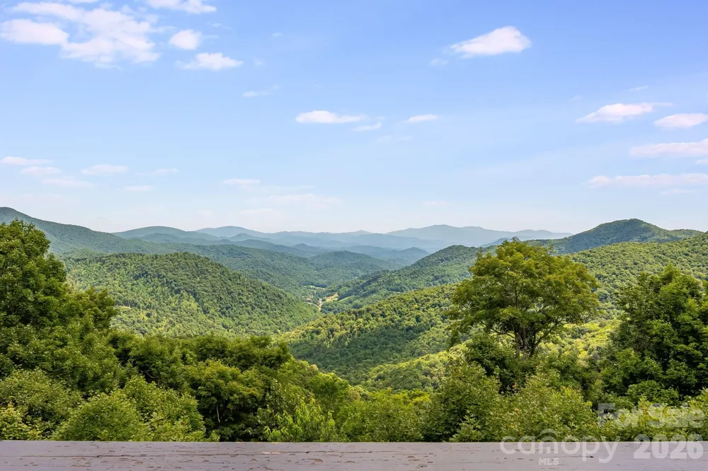 817 Running Cedar Lane Mars Hill, NC 28754