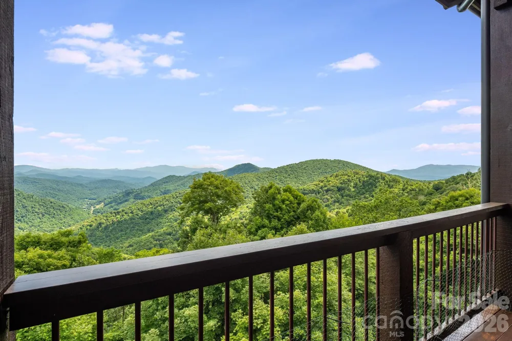 817 Running Cedar Lane Mars Hill, NC 28754