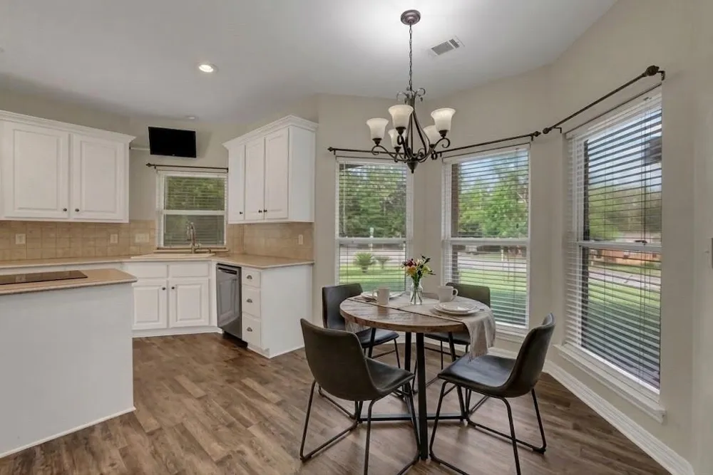 20380 Doral Drive Huntsville, TX 77320