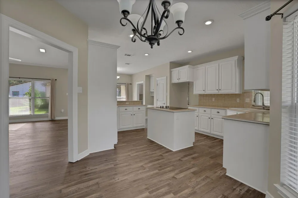 20380 Doral Drive Huntsville, TX 77320