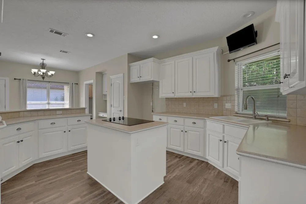 20380 Doral Drive Huntsville, TX 77320