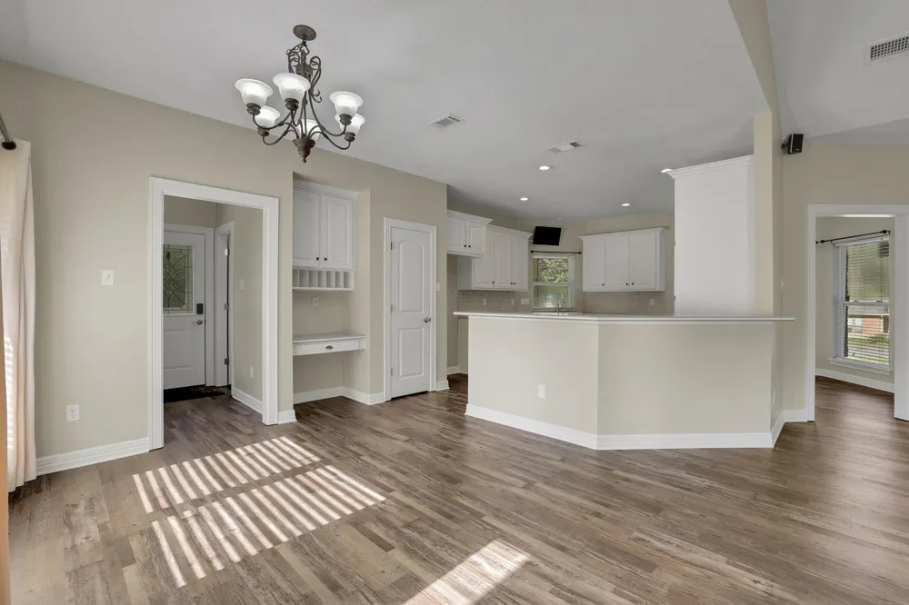 20380 Doral Drive Huntsville, TX 77320
