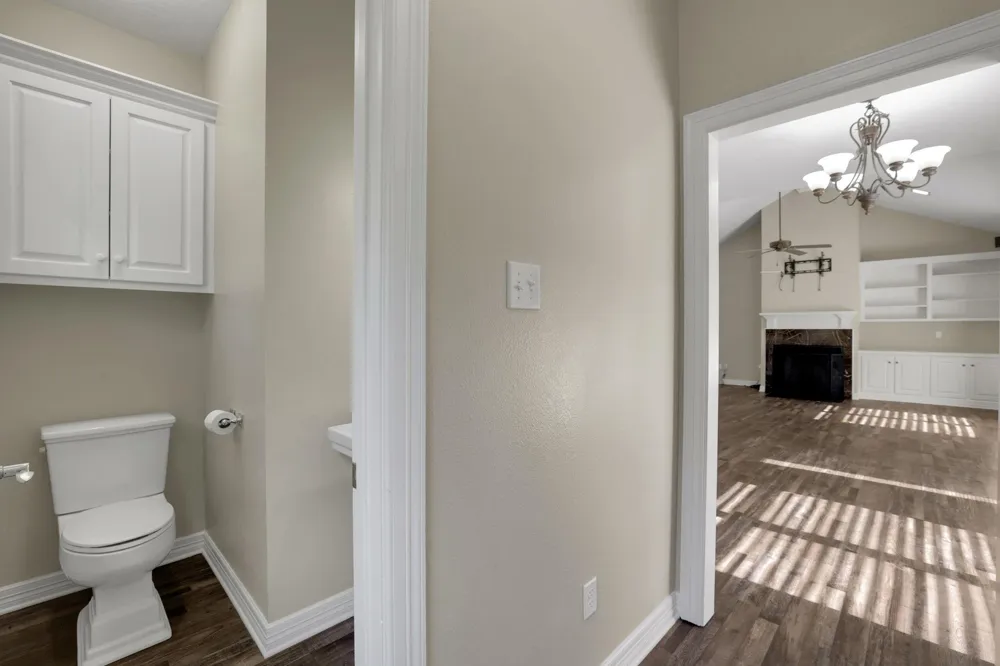 20380 Doral Drive Huntsville, TX 77320