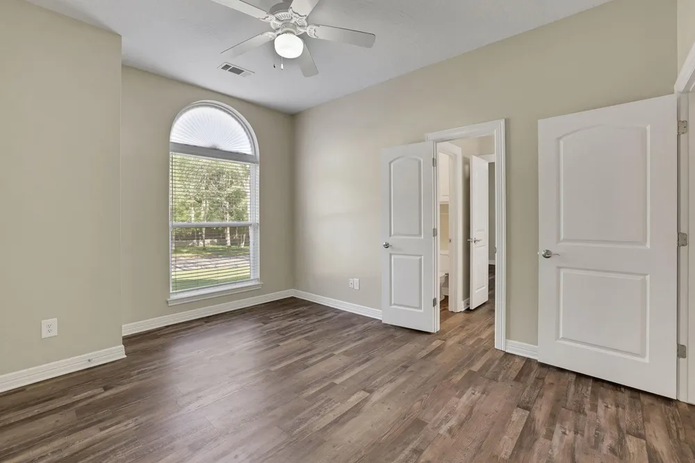 20380 Doral Drive Huntsville, TX 77320