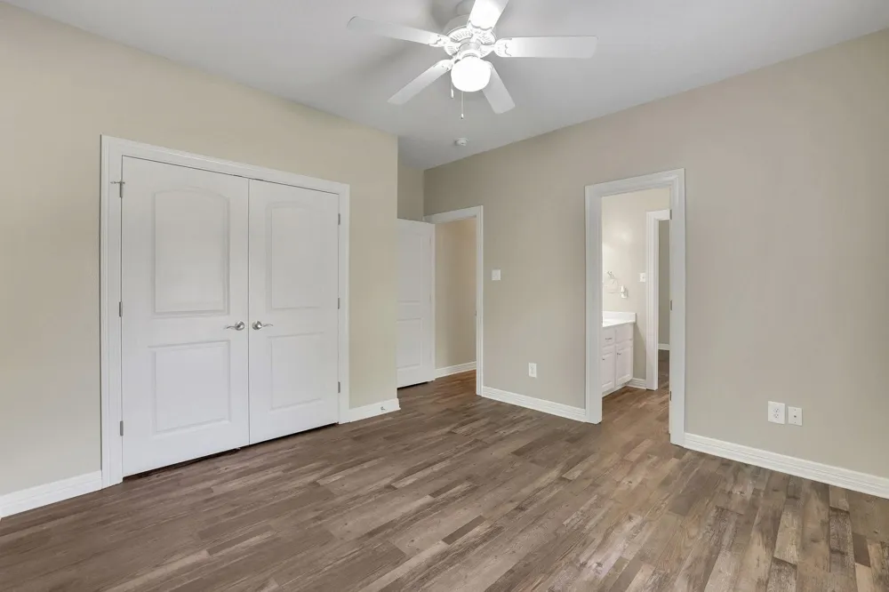 20380 Doral Drive Huntsville, TX 77320