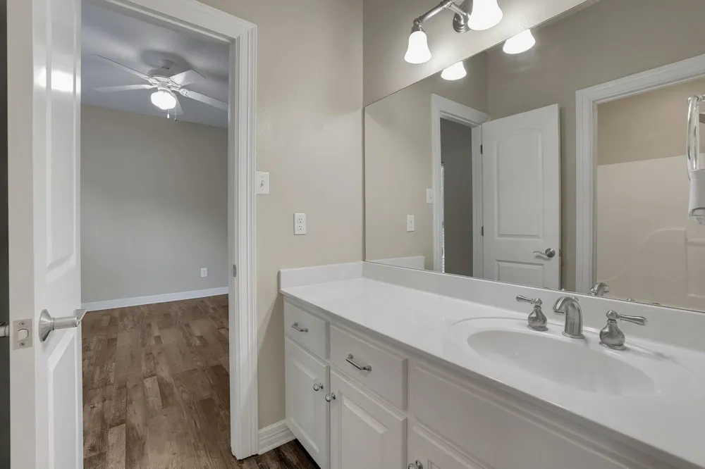 20380 Doral Drive Huntsville, TX 77320