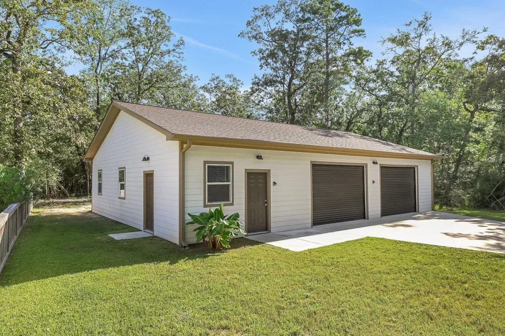 20380 Doral Drive Huntsville, TX 77320
