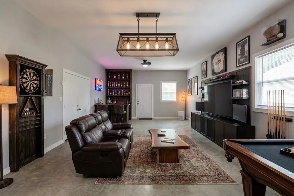 20380 Doral Drive Huntsville, TX 77320
